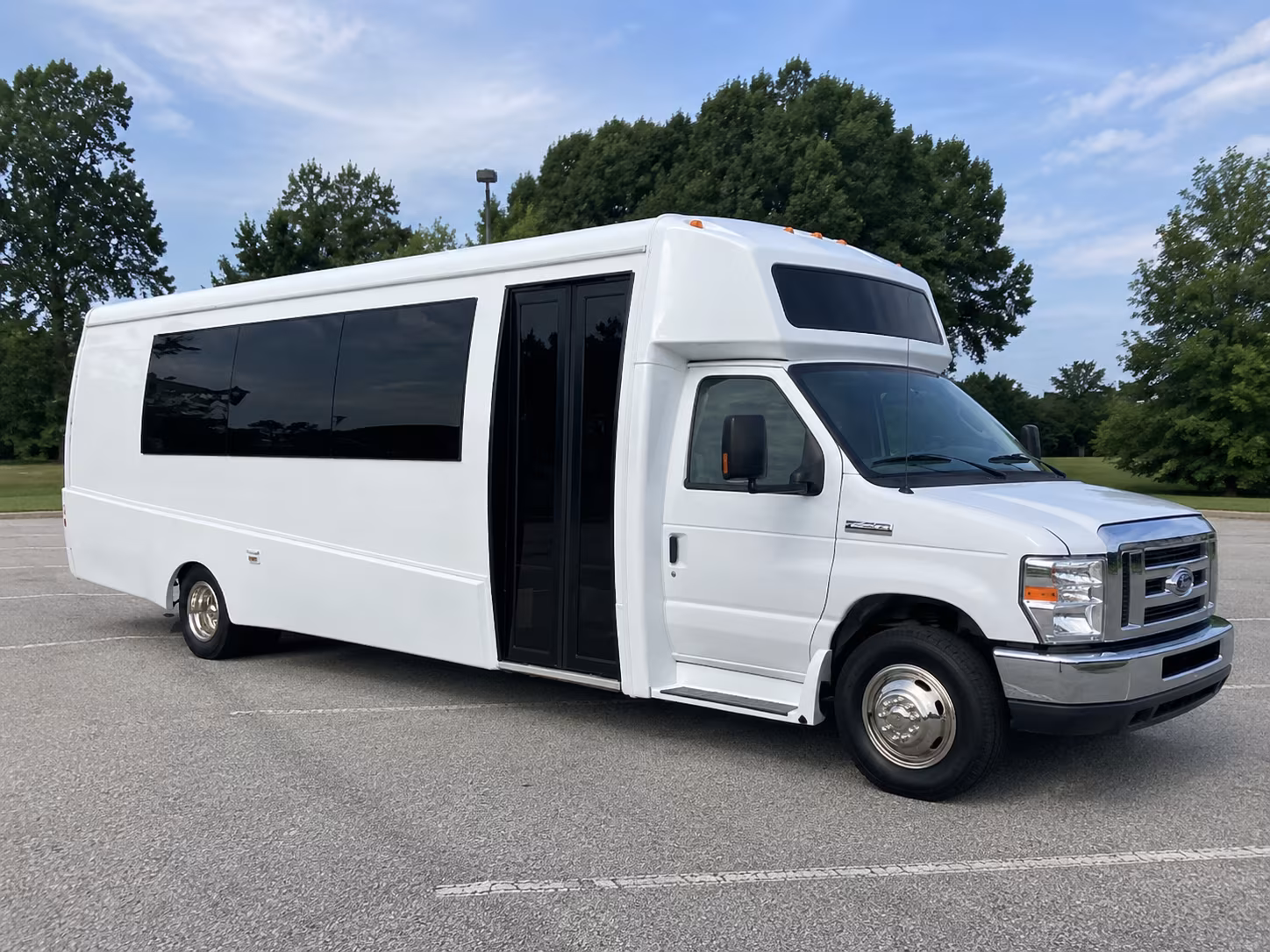 baton rouge 18 passenger party bus