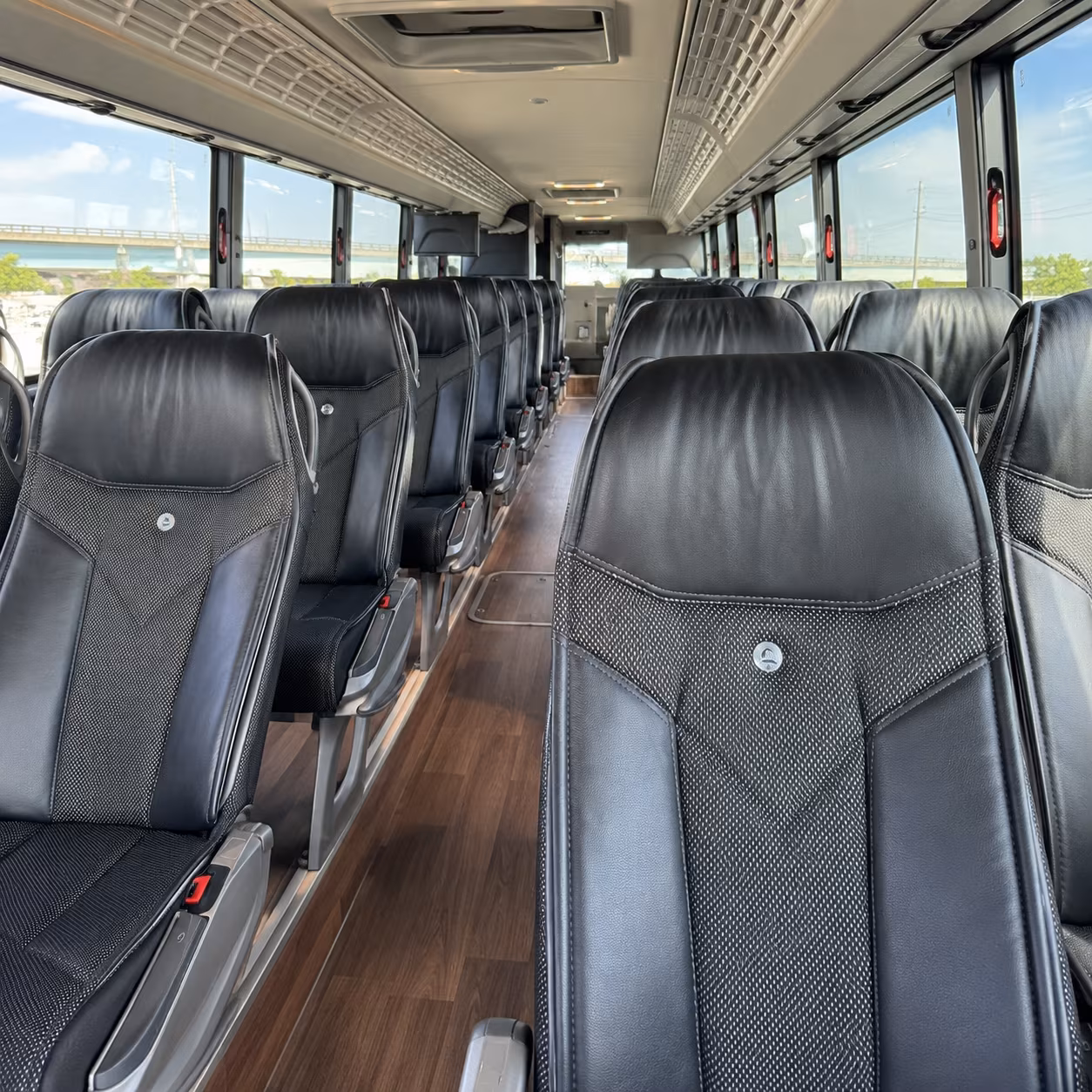 corporate and convention long distance bus rentals from baton rouge