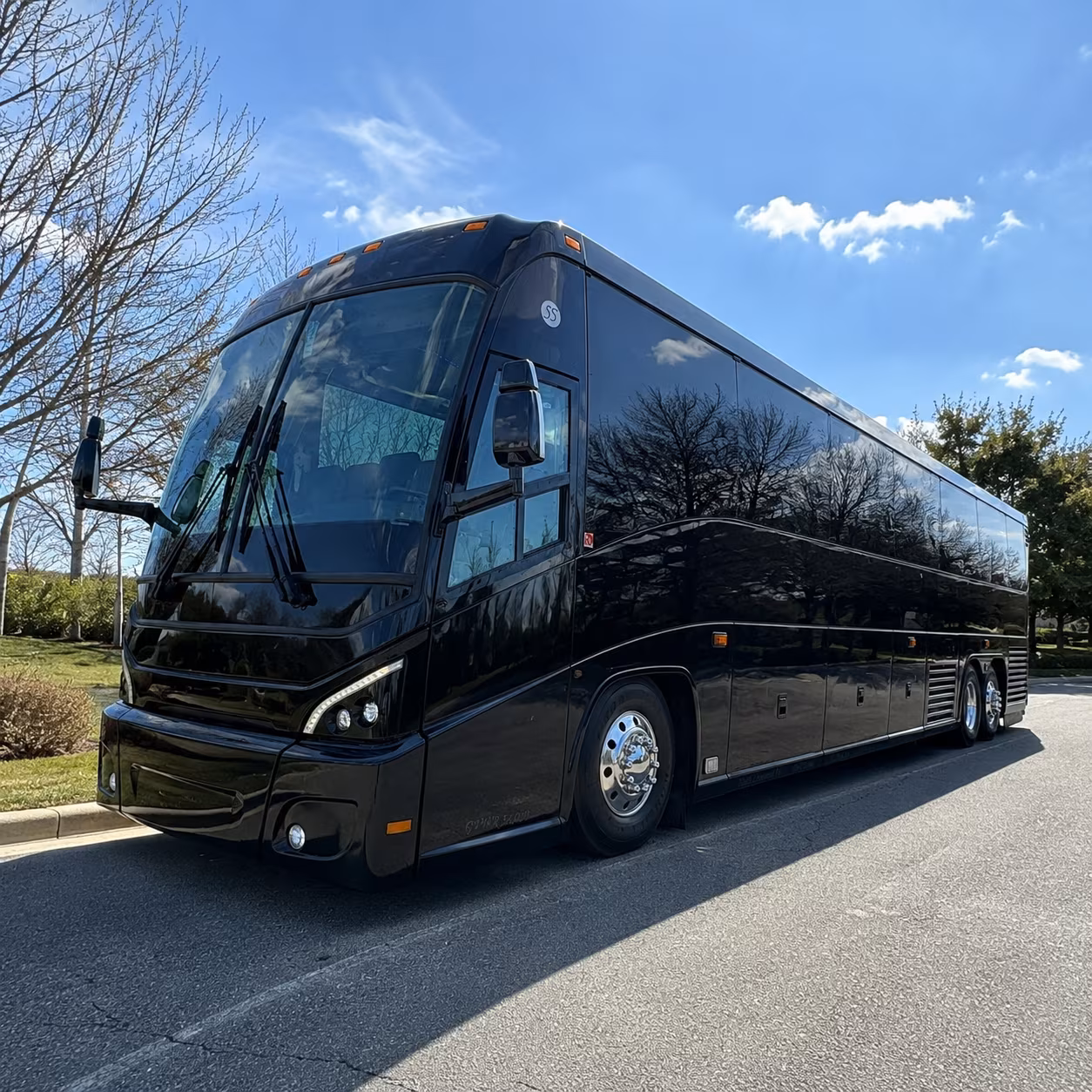 group hotel shuttle buses between btr and downtown baton rouge
